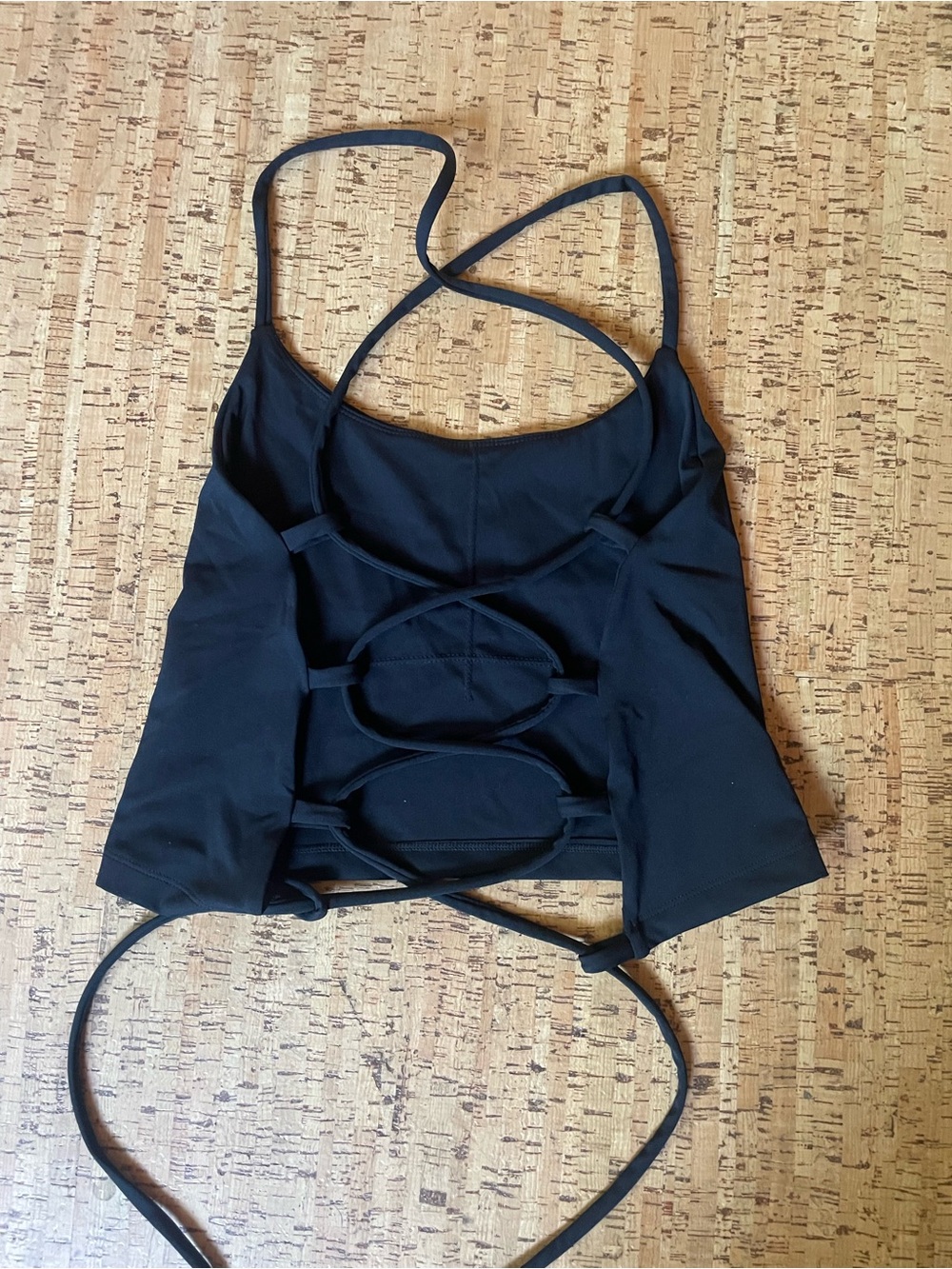 HALARA Black Strappy Cutout Crop Tank